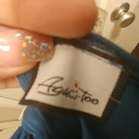 Halter top tie back blouse - Picture 3 of 3